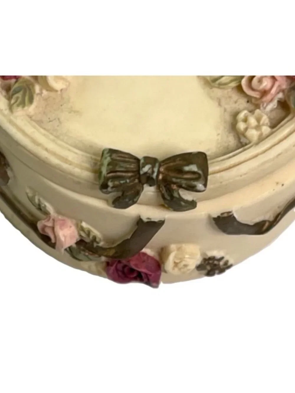 Vintage Dezine Hand Painted Resin Trinket Box Raised Floral 1993 Cake Style